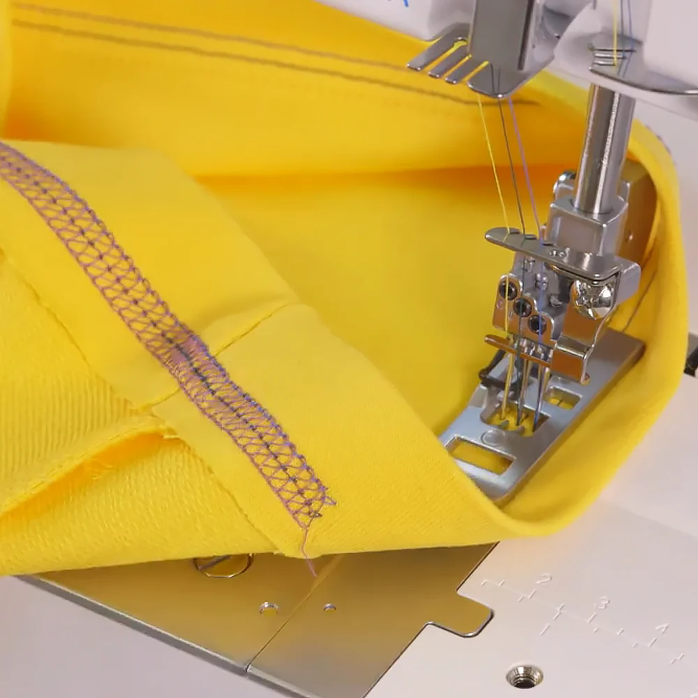 bernette 48 FUNLOCK Serger & Coverstitch Combo - Image 4