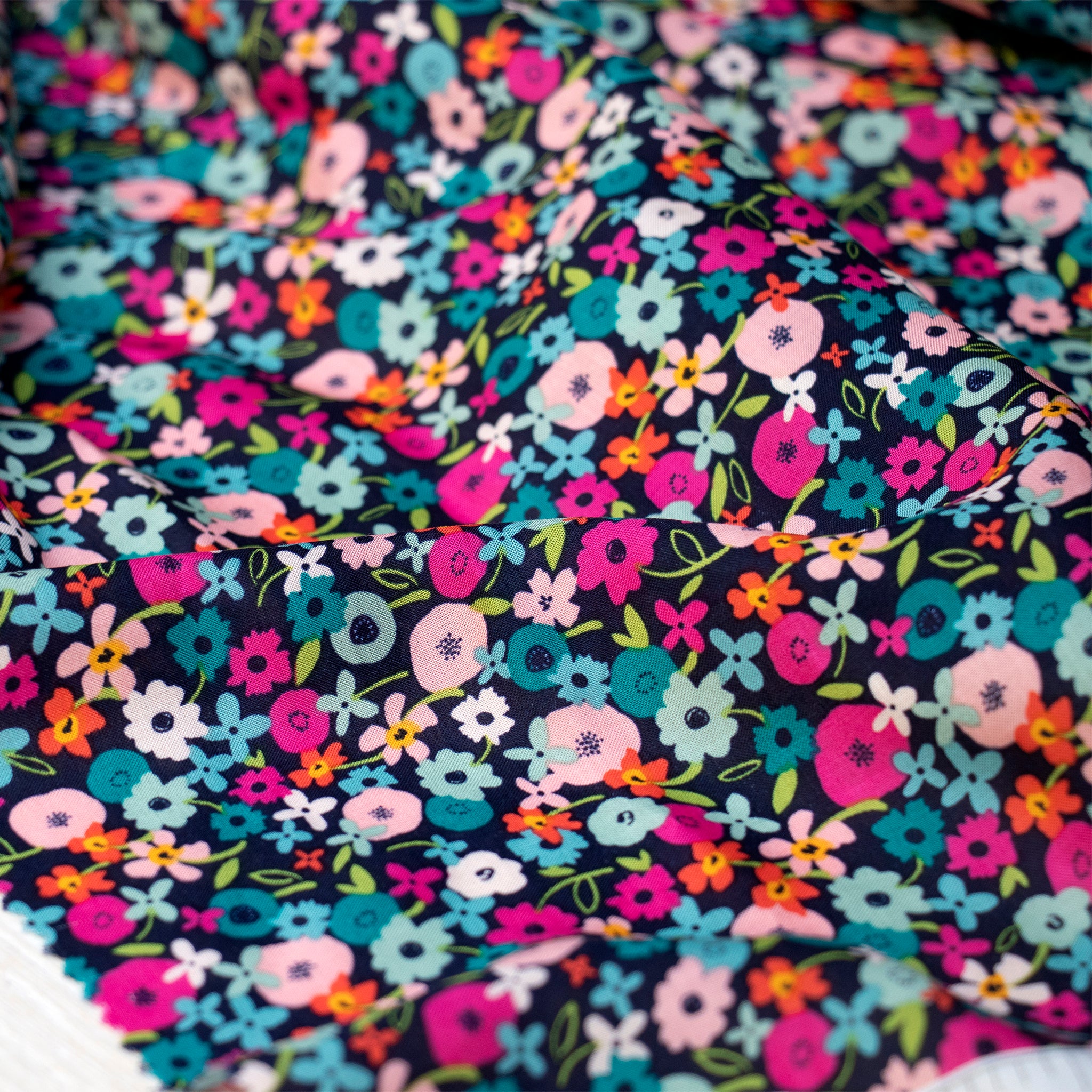 Posy Blaze Fabric in Rayon - Image 4