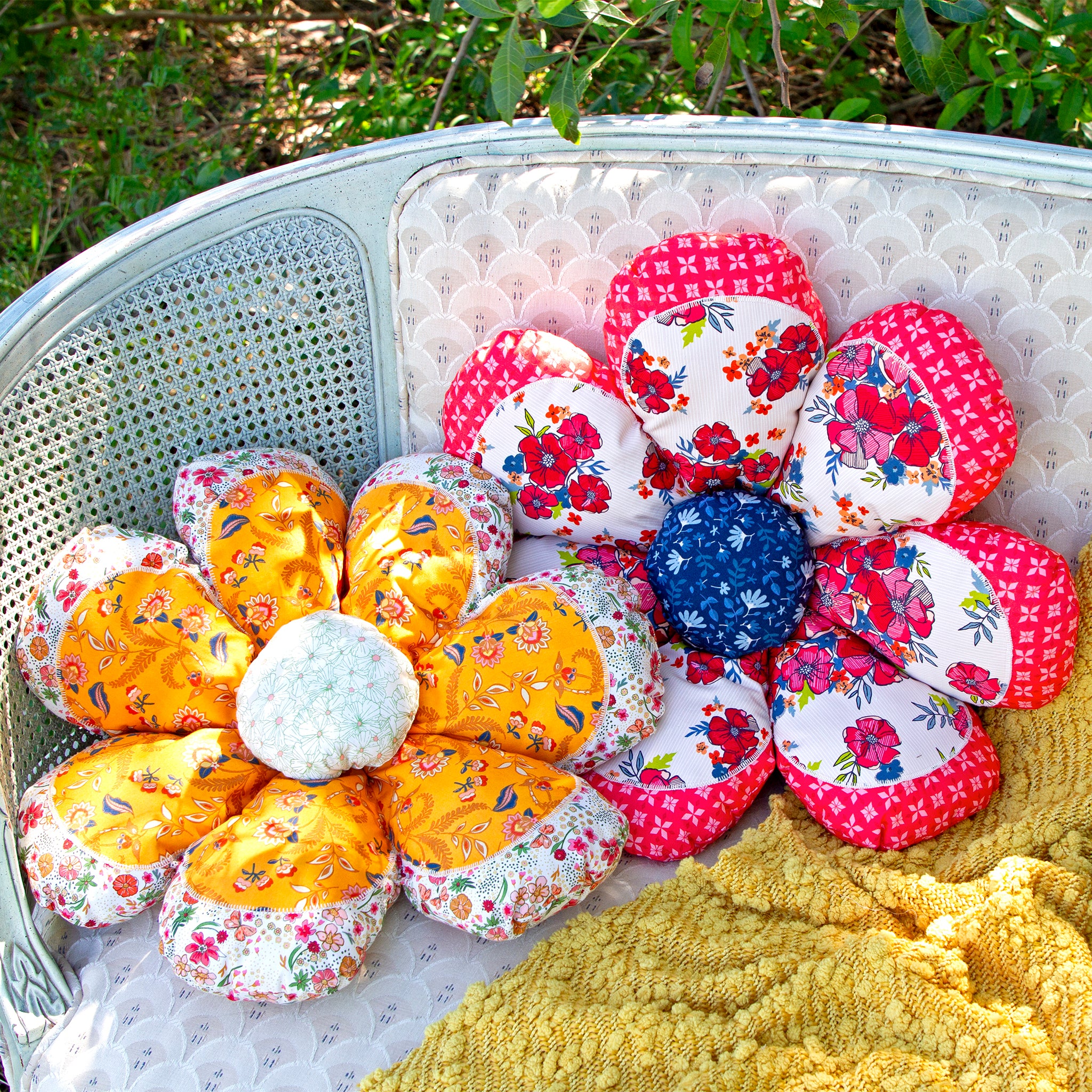 The Flower Fields Fabric Collection - Treillage Gilt - Image 4